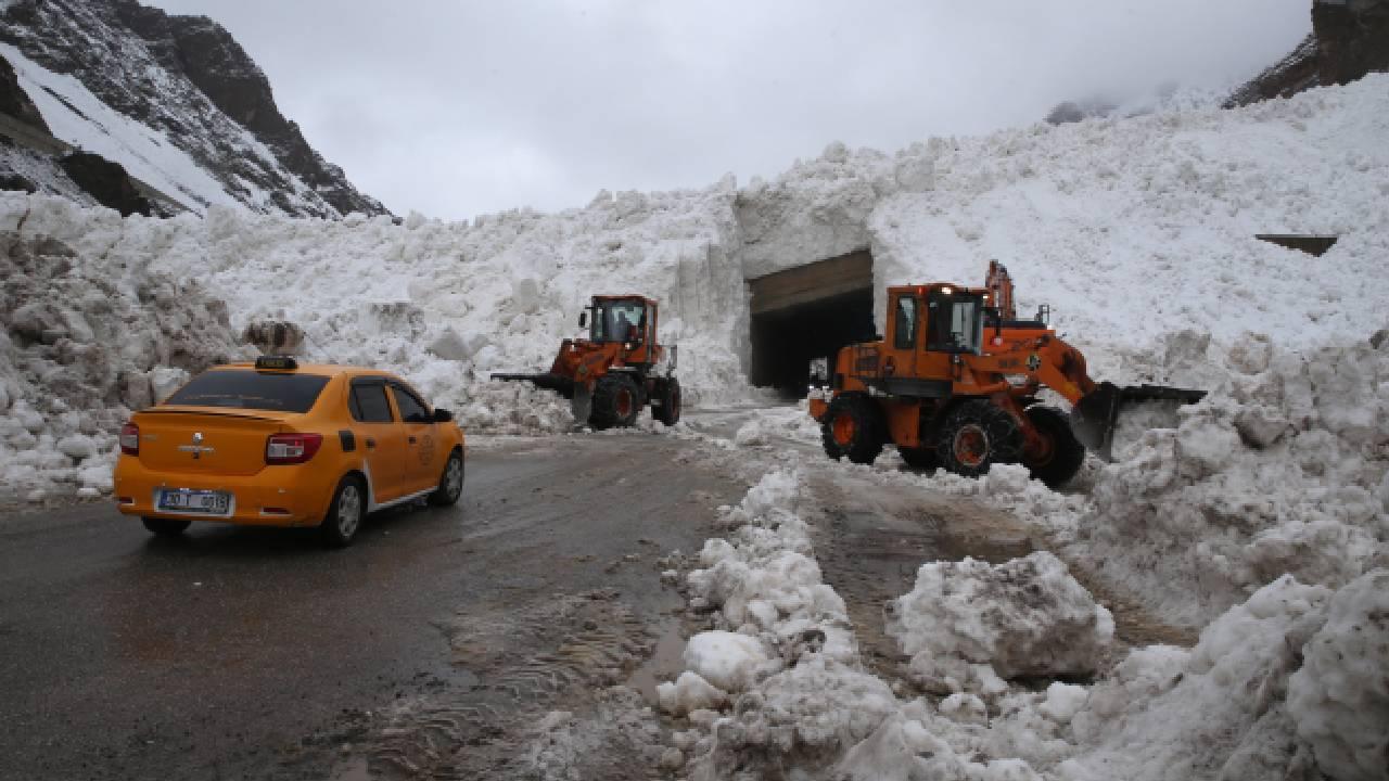 Hakkari İçin 7 Günlük Çığ Uyarısı: Valilikten Açıklama