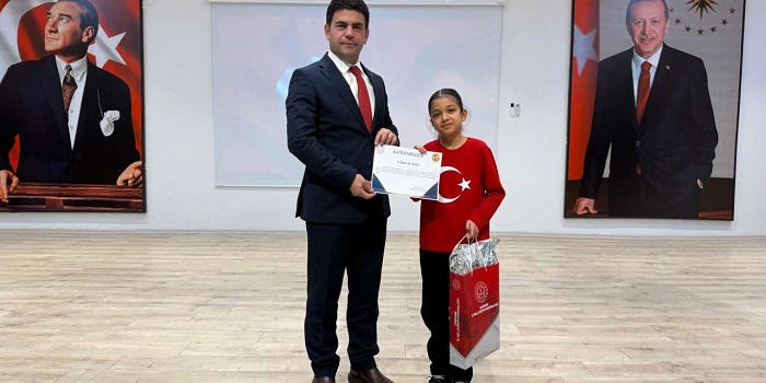 Hakkari'de İstiklal Marşı Yarışmasında İl Dereceleri Belli Oldu