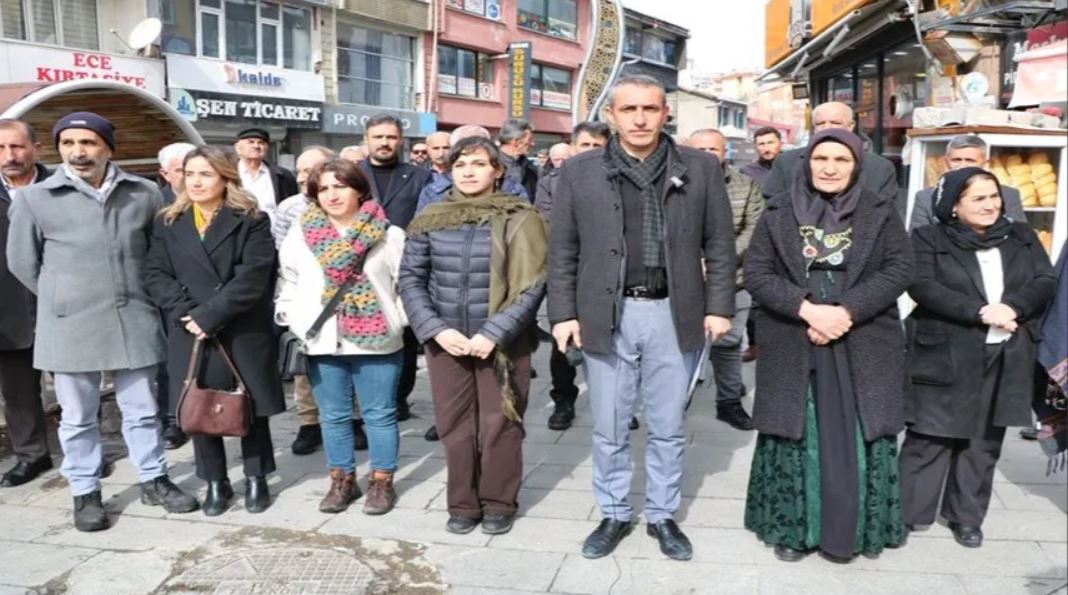 Hakkari DEM Parti’den Gözaltılara Tepki