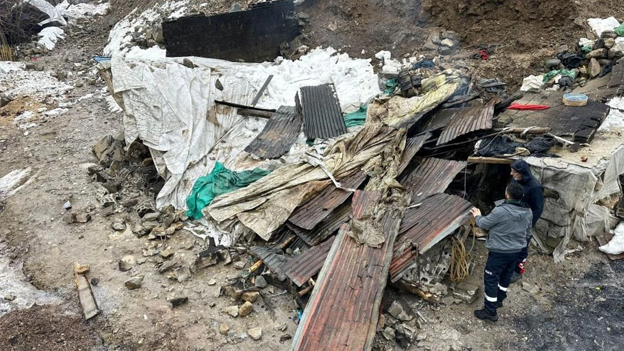 Tandır'da Ekmek Pişirirken Göçük Altında Kaldılar