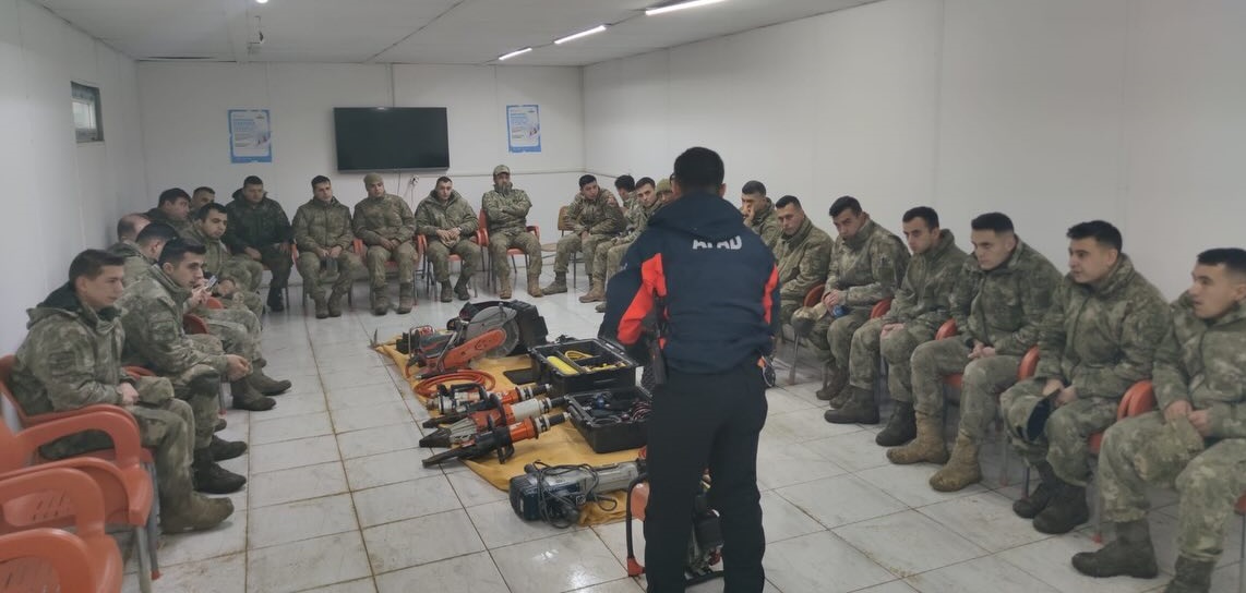 Hakkâri’de Askeri Personele AFAD Eğitimi