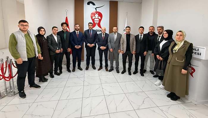 Şemdinli’nin Çehresini Değiştiren Başkan Şakar'a ziyaretler sürüyor