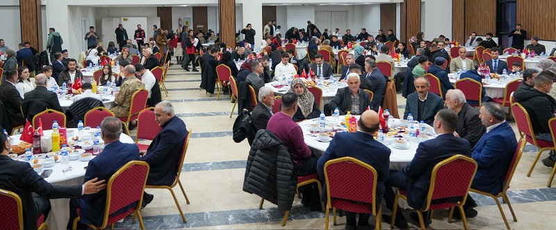 Hakkâri’de “Şehit Yakınları ve Gaziler Büyük Aile Sofrası” İftarı