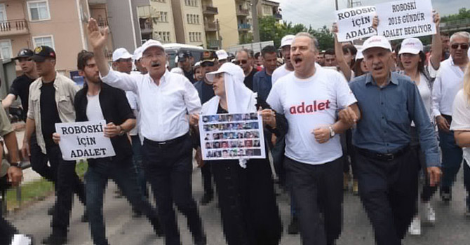 Roboskili aileler 'Adalet Yürüyüşü'nde