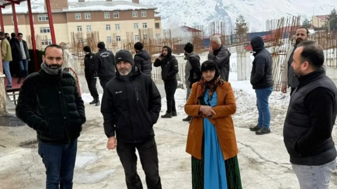 Hakkari’de Tutuklanan 7 Seyyar Satıcı Serbest Bırakıldı