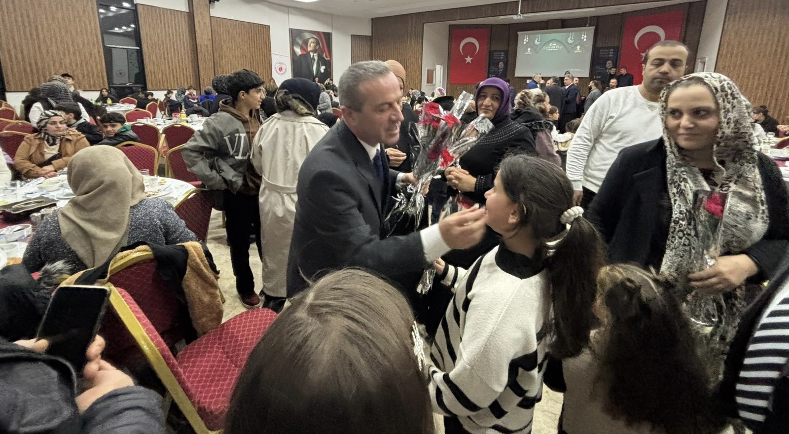 Hakkari Ak Parti’den Kadınlar günü programı!