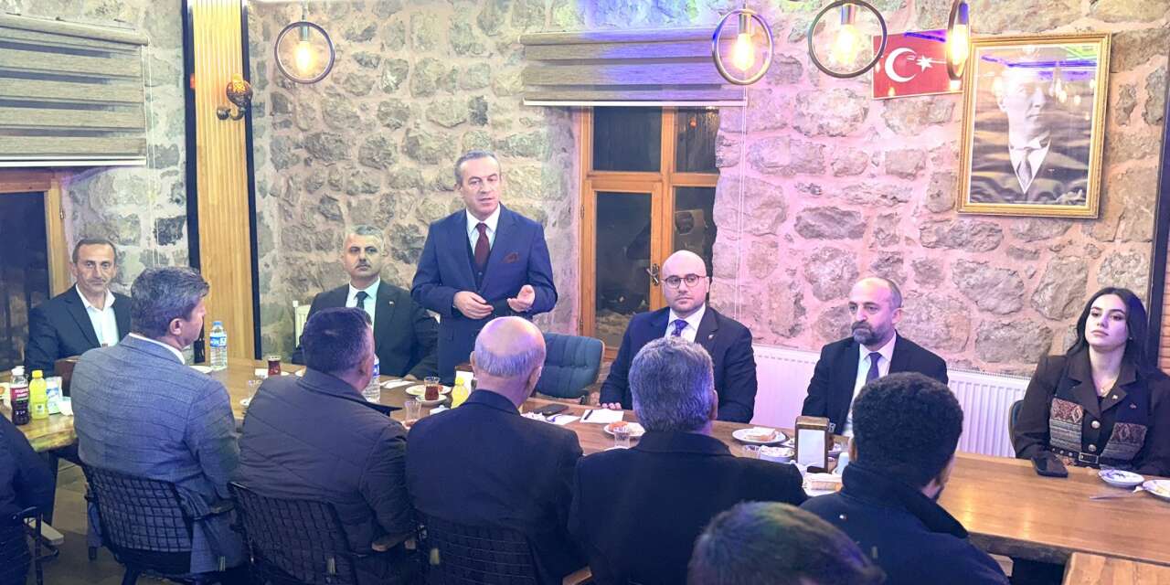 AK Parti Çukurca’da İftar programı düzenledi!