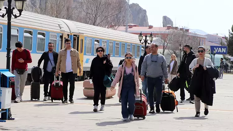 İran’a saldırı Van turizmini etkiledi