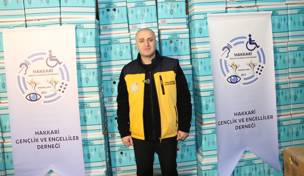 Hakkâri’de Yüzlerce Aileye Destek