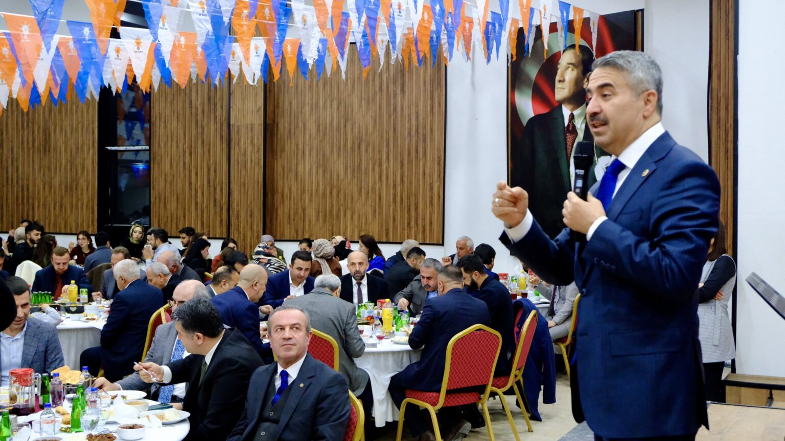 AK Parti Hakkâri Teşkilatı İftar Programında Buluştu