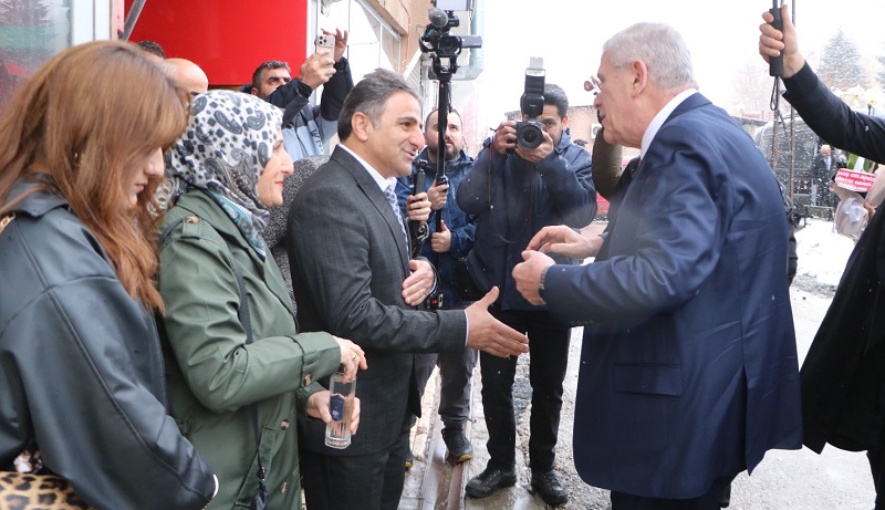 İYİ Parti Genel Başkanı Müsavat Dervişoğlu Hakkari'de konuştu!