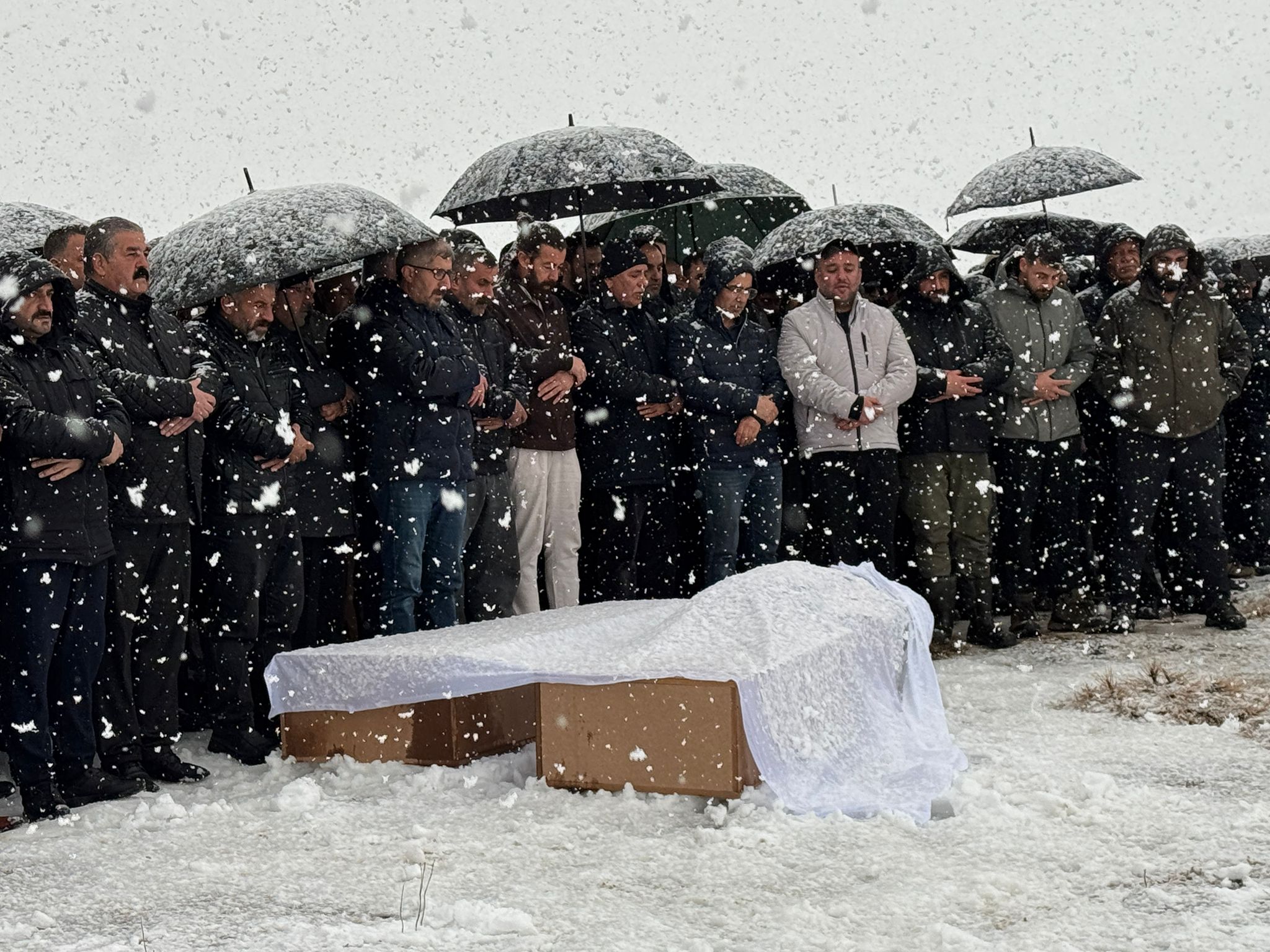 Acı Kaza'da Hayatını kaybedenler Yüksekova'da toprağa verildi