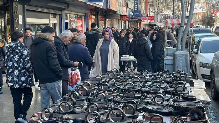 Hakkari’de Bayram Yoğunluğu Var, Ancak Kazanç Yok!