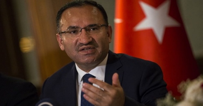 Bozdağ: Türkiye'de tweet attı diye tutuklanan kimse yok