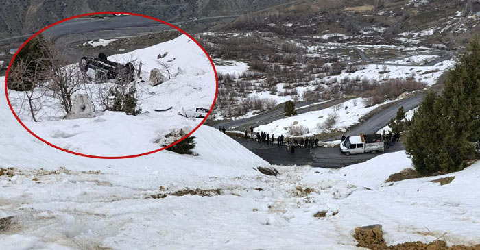 Hakkari'de Dağdan Düşen Taş Kazaya Sebep Oldu: