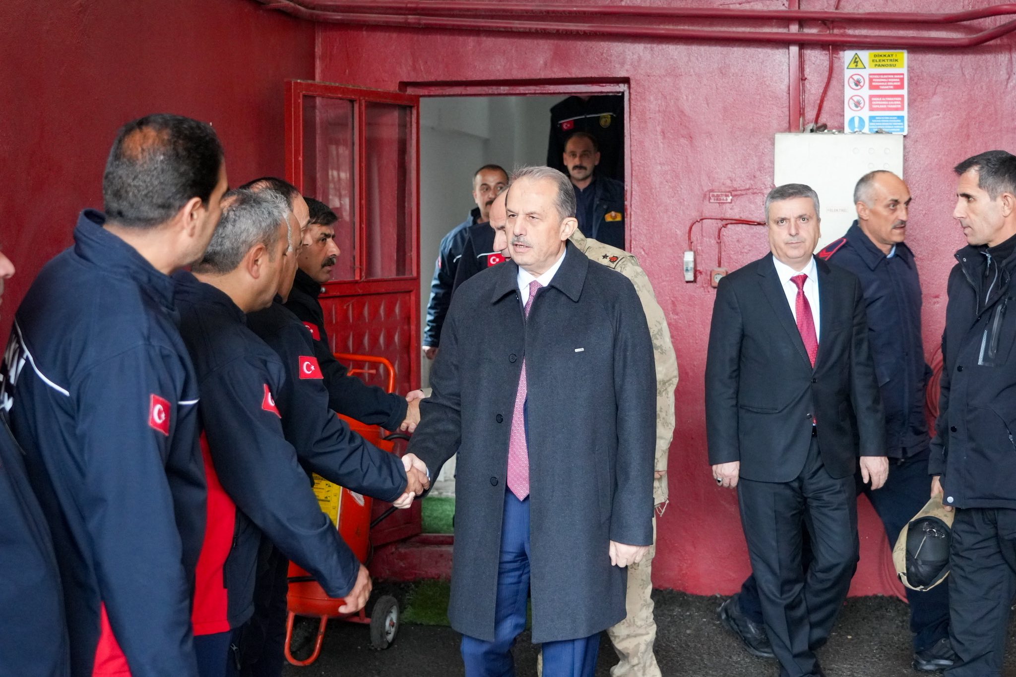 Vali Taşyapan’dan İtfaiyeye Bayram Ziyareti