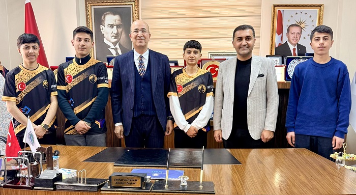 Başkan Büyüksu’dan Robotik Takımına Destek