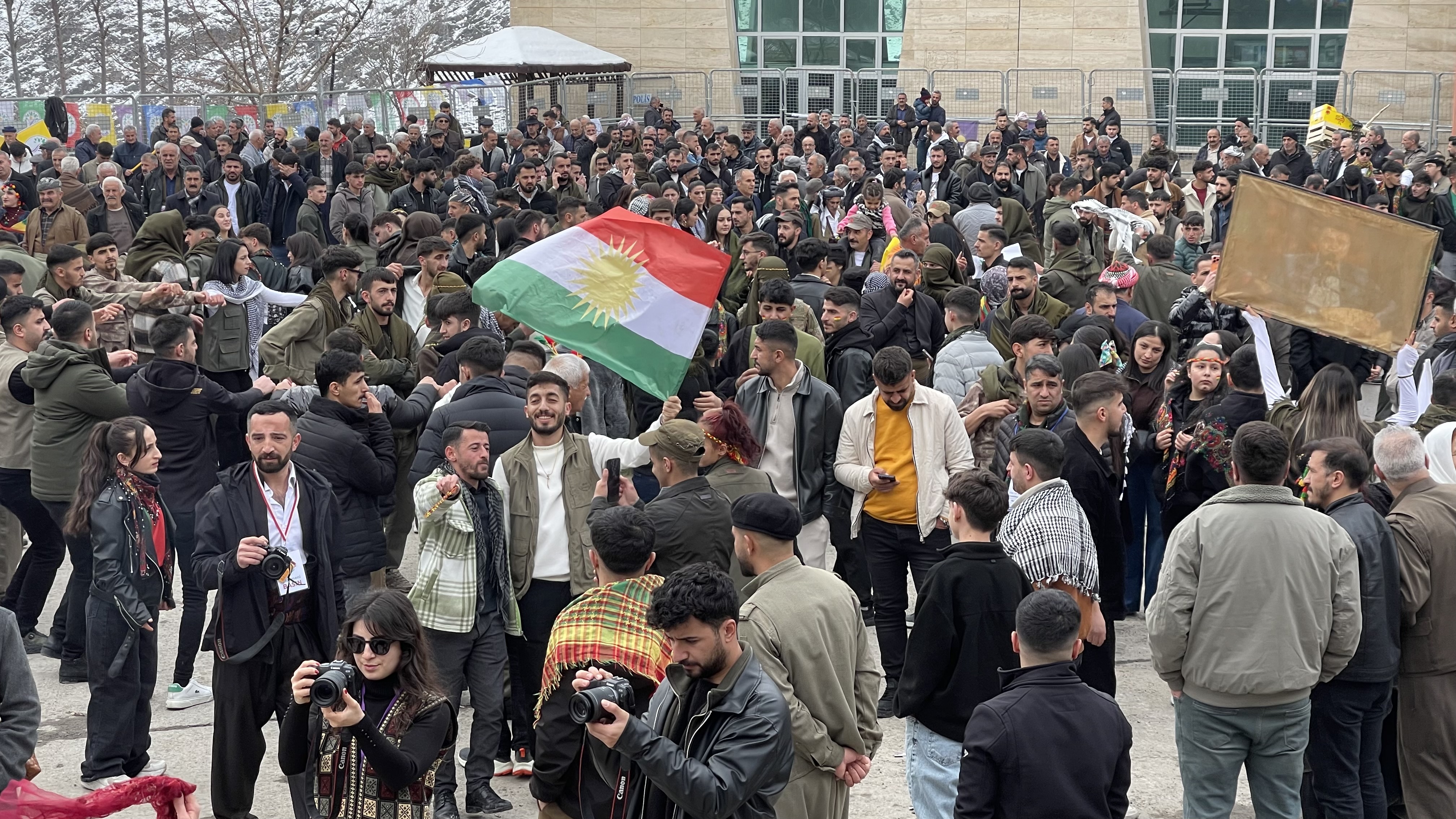 Hakkari’de Newroz Coşkusu Başladı