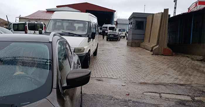 Hakkari Sınır Kapısı’nda Sistem Krizi!