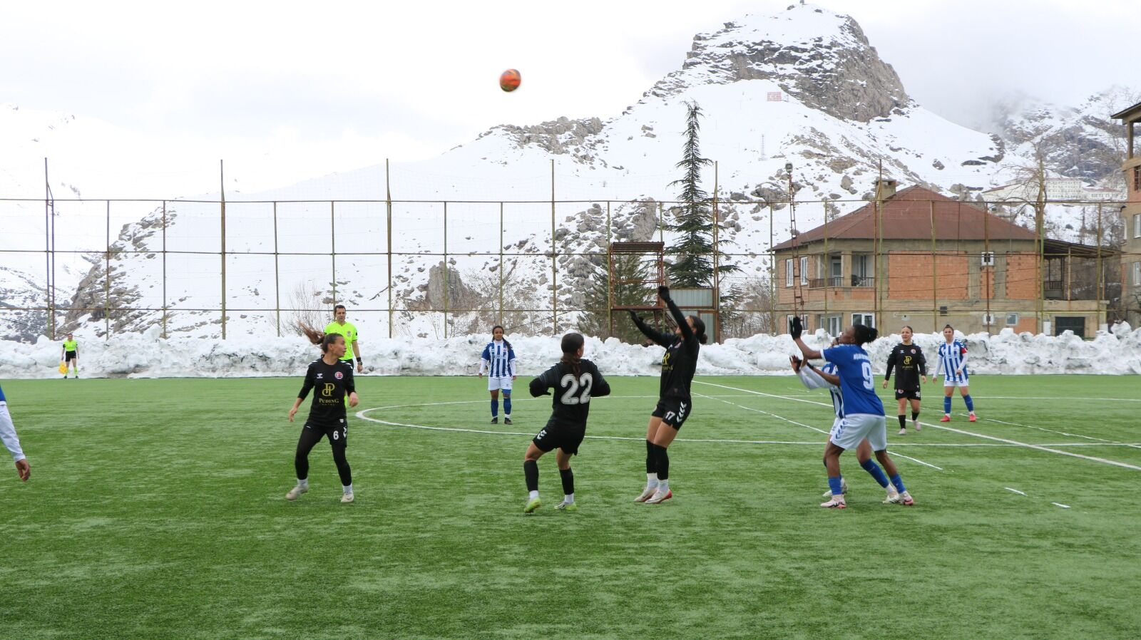 Hakkarigücü rakibini 7-1 mağlup etti