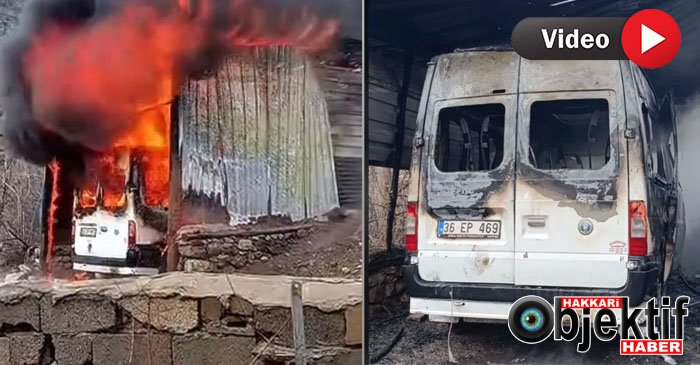 Hakkari'de Korkutan Yangın: Minibüs Küle Döndü