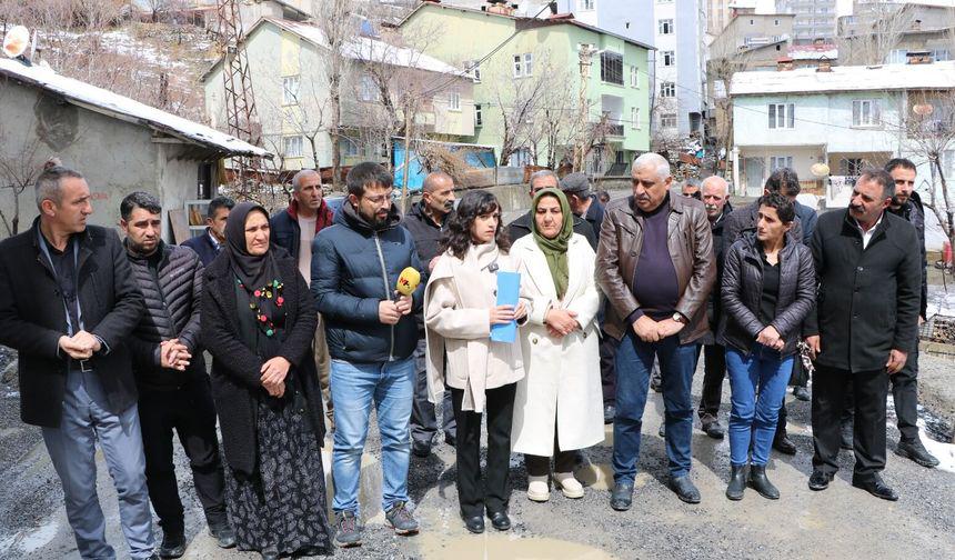 Hakkari DEM Parti’den Altyapı Tepkisi: Yollar Kullanılamaz Halde