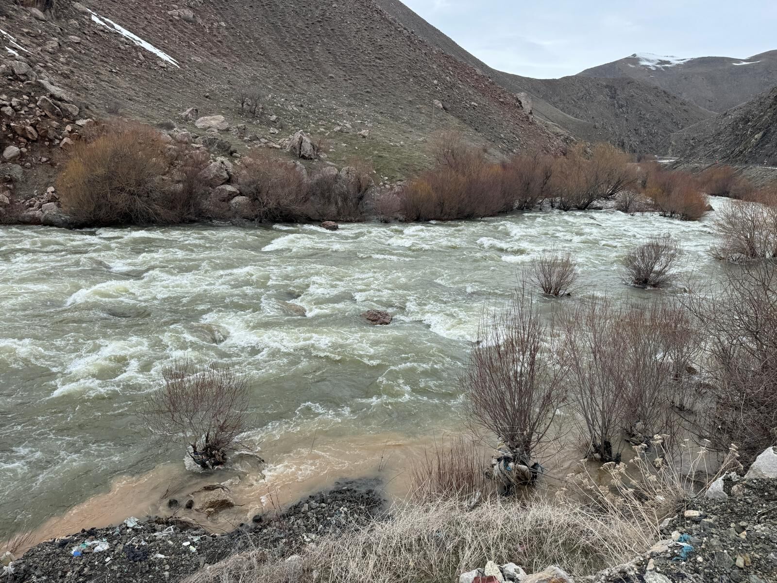 Baharın Gelişiyle Zap Suyunun Debisi Yükseldi