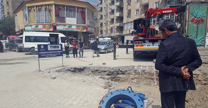 Yüksekova'da altyapı çalışmaları devam ediyor