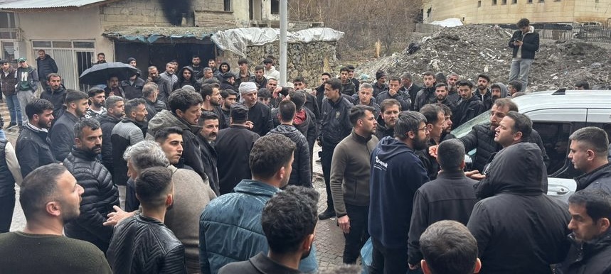 Hakkari'de esnafla polis arasında gerginlik