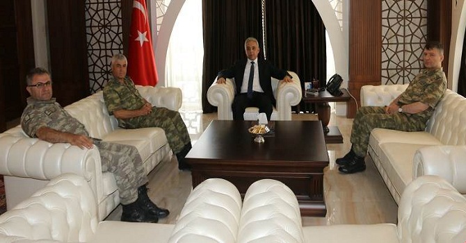 Korgeneral Çetin Hakkari'de ziyaretlerde bulundu!