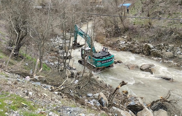 Hakkari’de Taşkın Riskine Karşı Çalışmalar Sürüyor