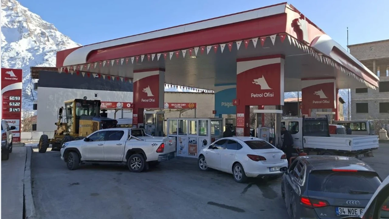 Hakkari’de Akaryakıta Rekor Zam: Motorin 88 TL’yi Aştı