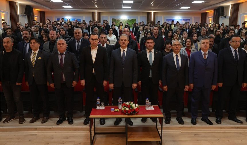 Hakkari'de 'Kim Var' sanat etkinliği düzenlendi