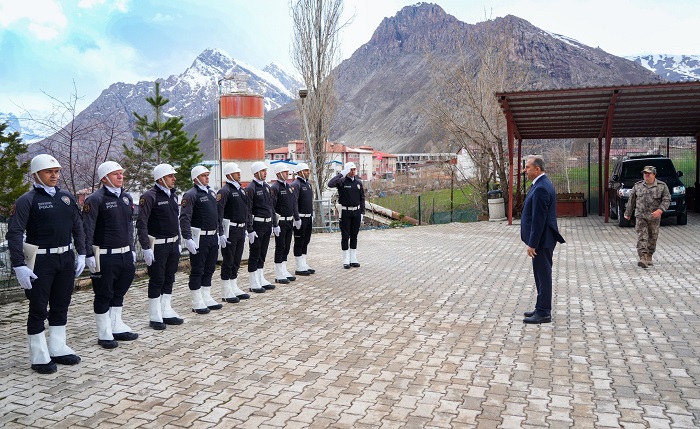 Hakkâri Valisi Taşyapan Polislerle Buluştu