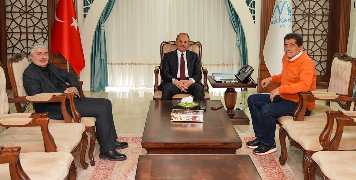 Sanatçı ve STK temsilcilerinden Vali Taşyapan’a ziyaret