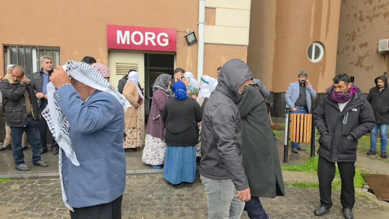 Acı Haber: Okulun bahçesine yıldırım düştü, 2 çocuk öldü