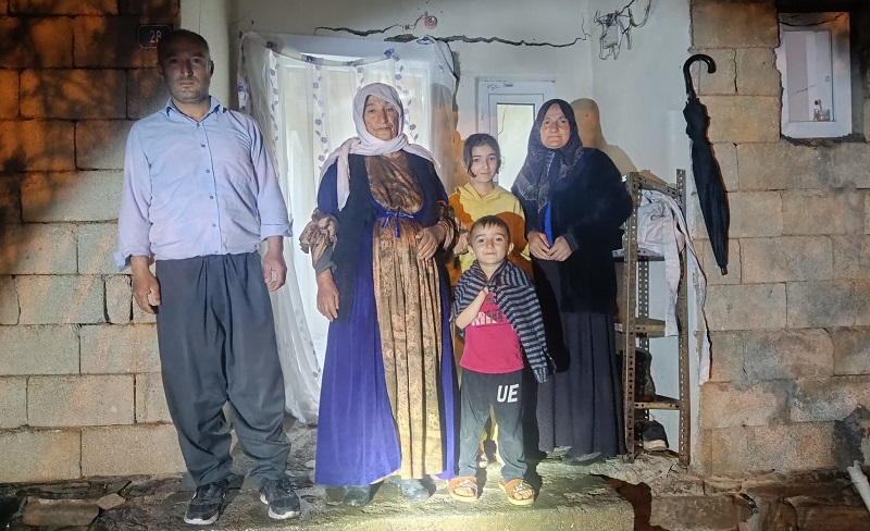 Hakkari'de 2 aile ölüm korkusuyla yaşıyor!