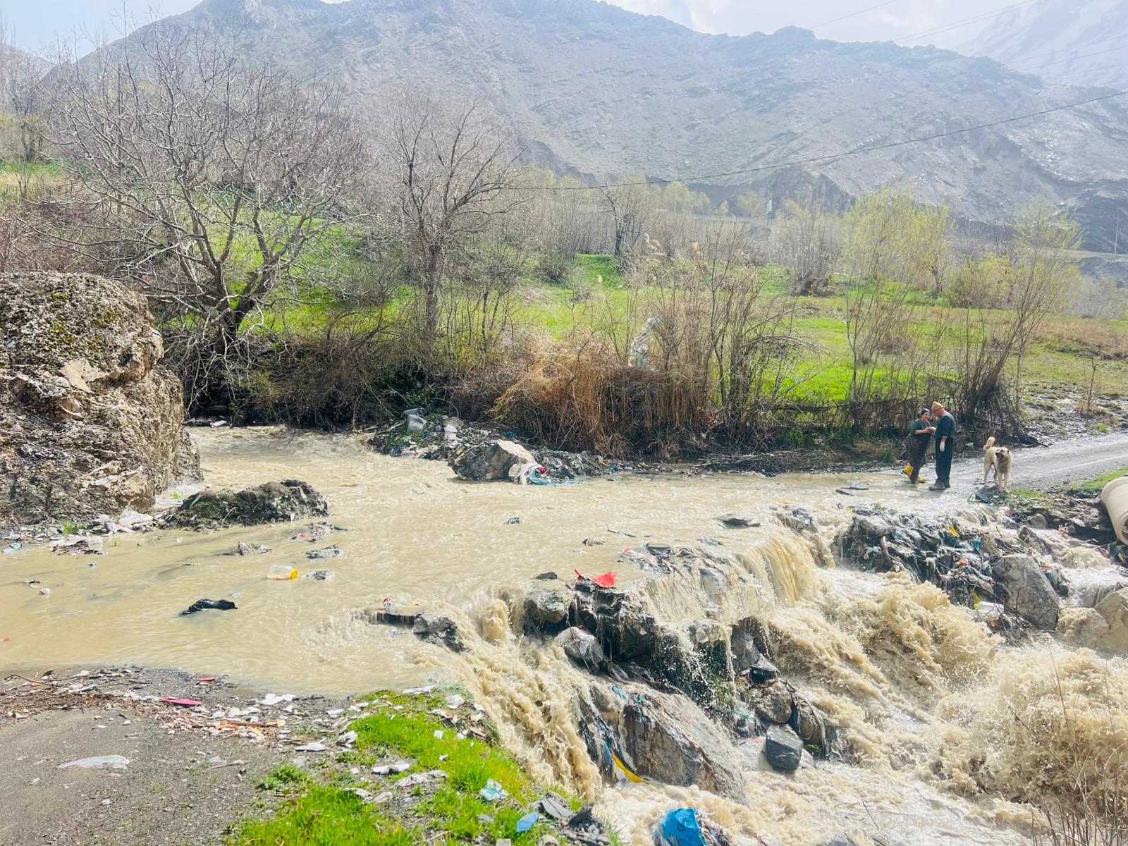 Hakkari'de Su Kanalı Çilesi: Mahalleli Çözüm Bekliyor