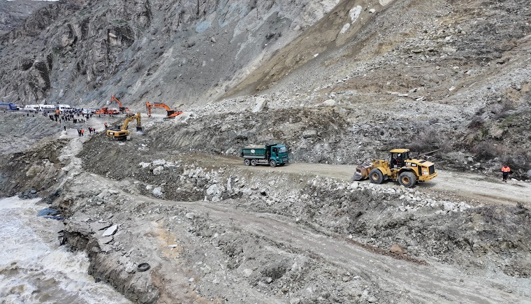 Hakkari–Van kara yolu binek araçlar için yeniden ulaşıma açıldı