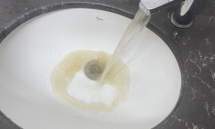 Hakkari'de Vatandaş İsyanda: Sular Çamurlu Akıyor