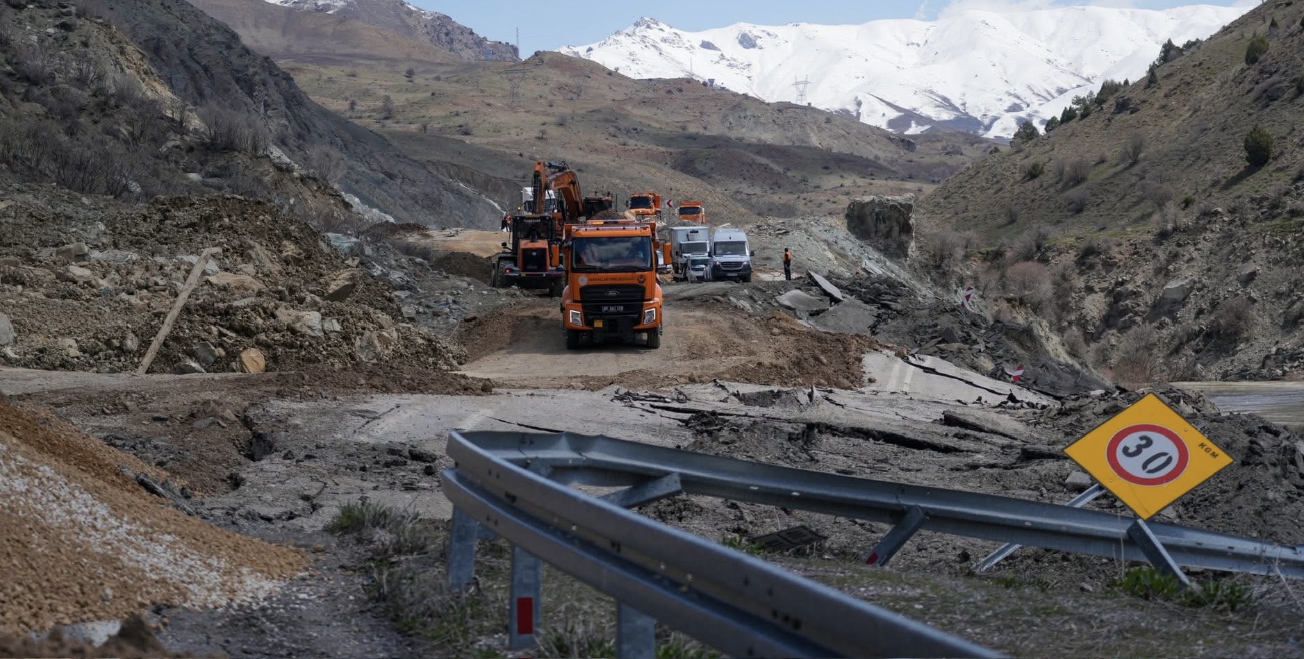 Hakkari-Van karayolu için önemli uyarı!