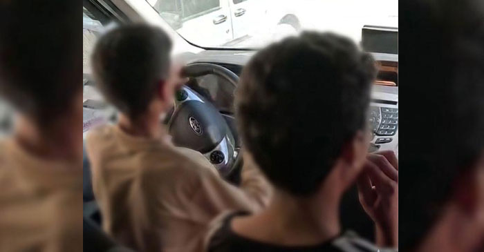 Hakkâri’de Ehliyetsiz Araç Kullanan Çocuğa ve Araç Sahibine Ceza