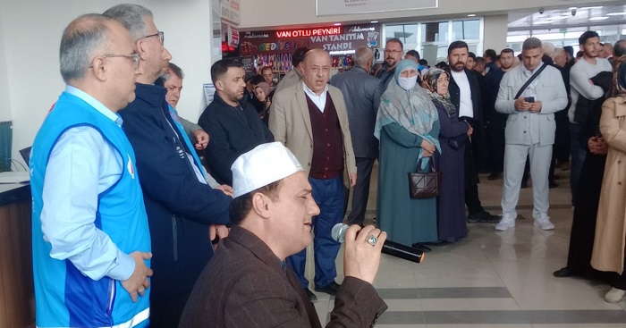 Hakkari’de hac heyecanı: 70 hacı adayı yola çıktı