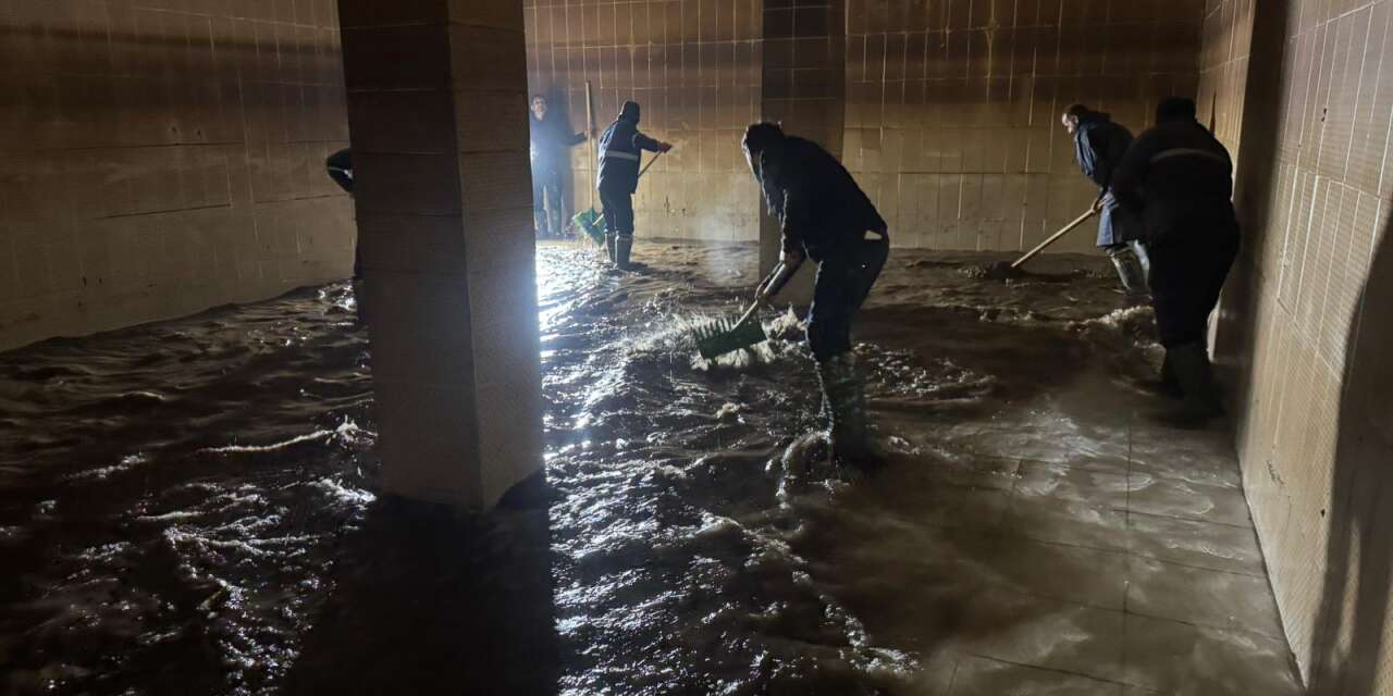 Hakkâri’de su depoları temizlendi