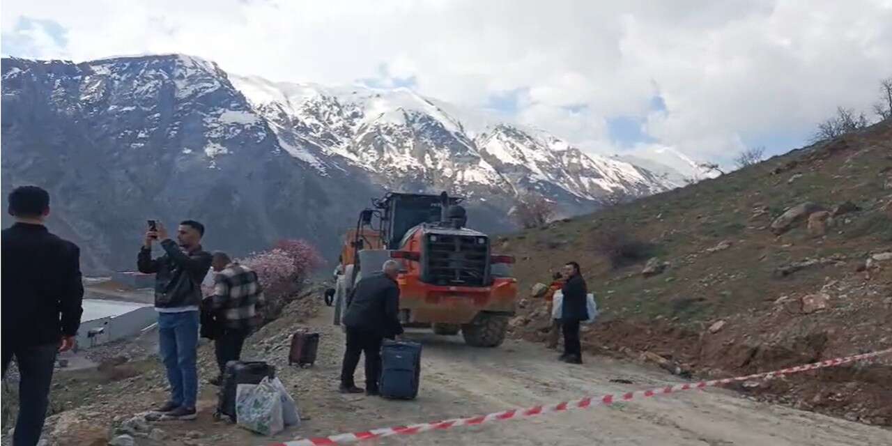Hakkari'de Alternatif Yol Araç Trafiğine Açılmadı (VİDEO)