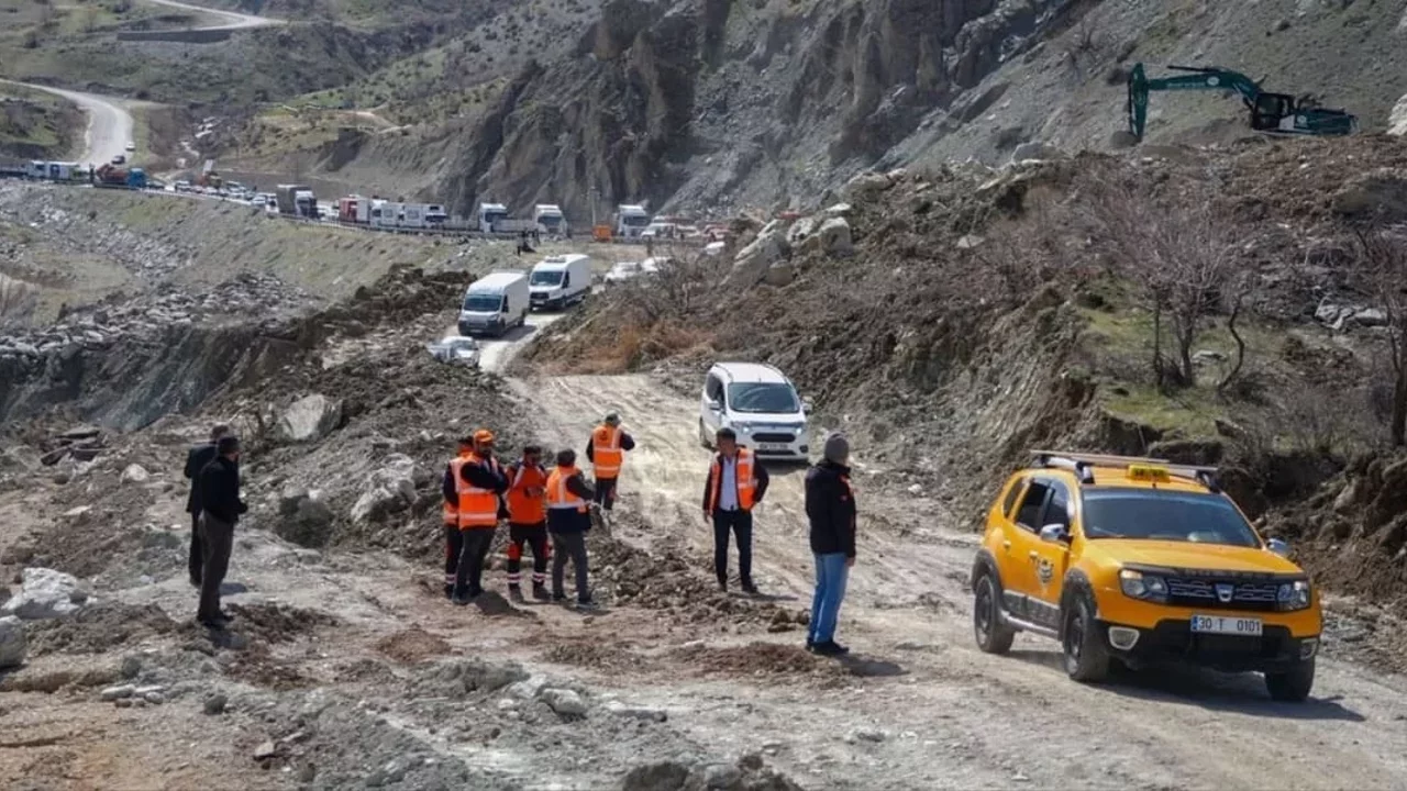 Hakkari-Van Yolunda Son Durum: Valilikten Açıklama Geldi