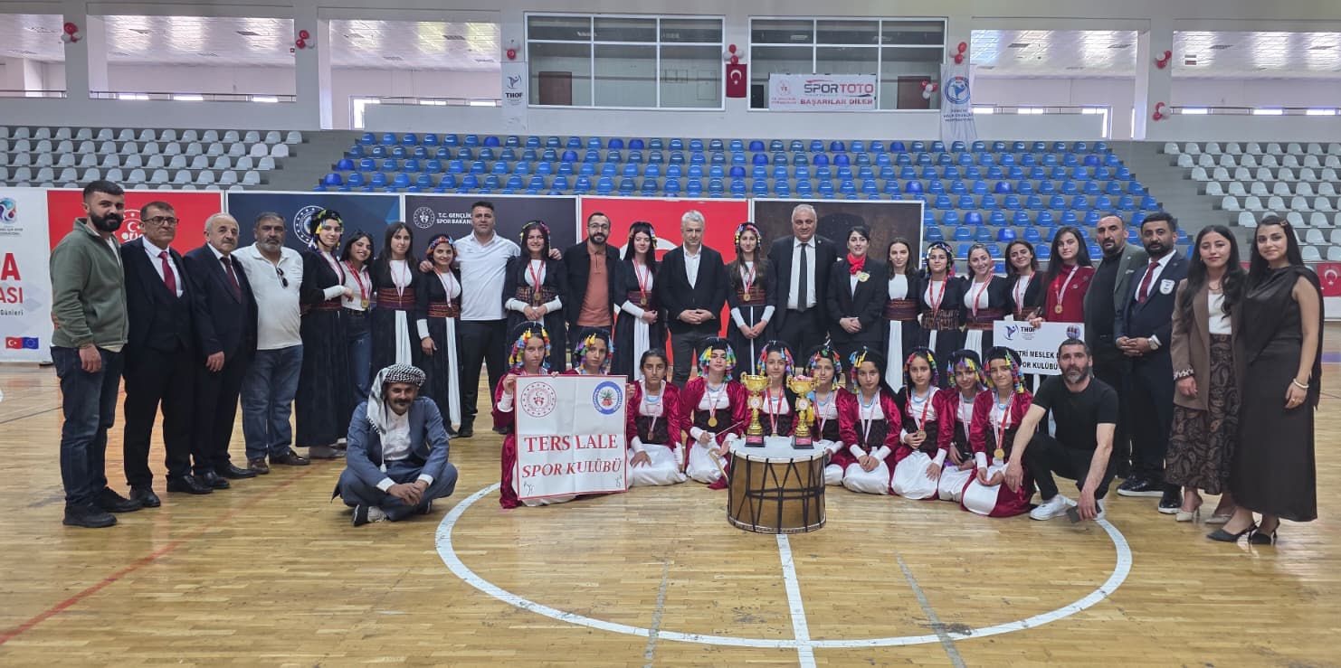 Hakkari Ekiplerinden Halk Oyunlarında Büyük Başarı!