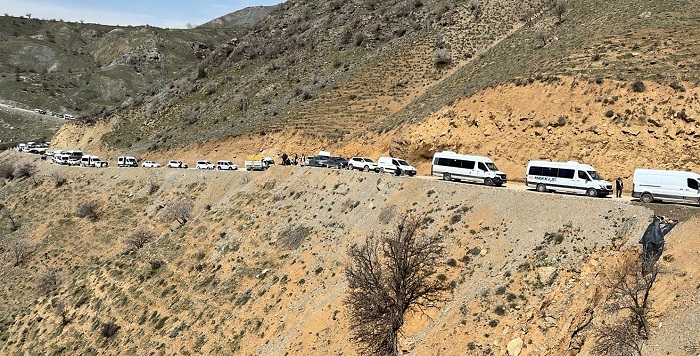 Hakkari-Van alternatif yolu yine kapandı: Çile devam ediyor