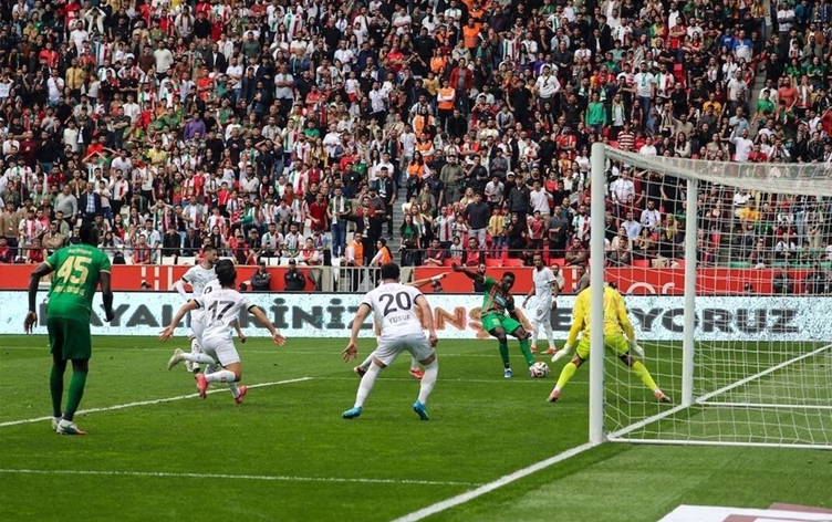 Amedspor son dakikada yıkıldı: 1-1