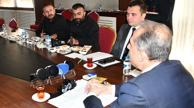 Vali Taşyapan Yol Çalışmalarındaki Son Durumu Açıkladı